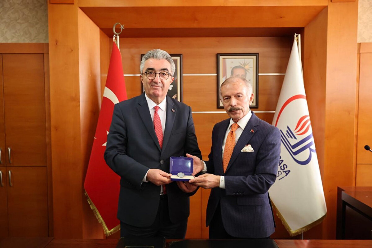 Hasan Mutlu, evli ve üç çocuk babasıdır.