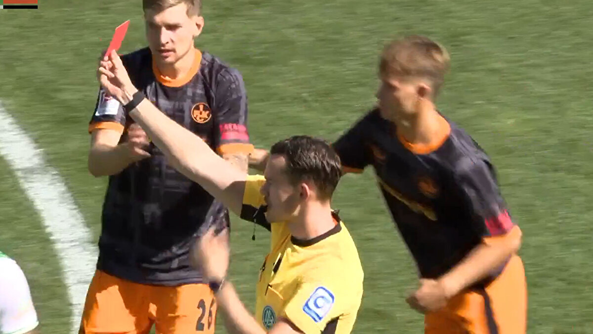 Noah König kimdir?<br><br>Futbolcu Noah König Almanya vatandaşıdır. 22 yaşındadır. Noah König Greuther Fürth takımında oynamaktadır. Futbolcu Defans pozisyonunda oynamakta ve 17 numaralı formayı giymektedir. Noah König, SpVgg Greuther Fürth kulübünde oynuyor.