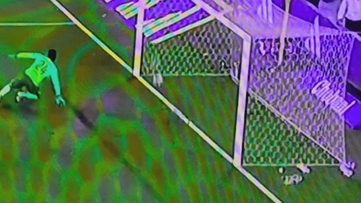 Pozisyon sonrası hakem Ozan Ergün, topun çizgiyi geçip geçmediğini kontrol etmek için VAR odasıyla iletişime geçti. VAR incelemesinin ardından hakem, oyunun kaldığı noktadan devam etmesini istedi.