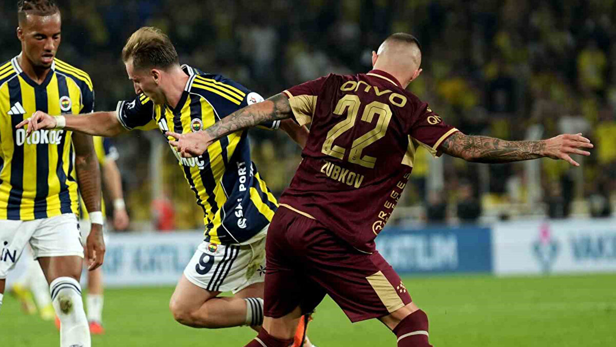 “Trabzonspor’un iptal edilen golünü 11 tane Fenerli oyuncuya sor, 1 tanesi bile faul demez. Göstere göstere ya… Bu golü Fenerbahçe atsaydı, hakem iptal edebilir miydi? Edemezdi. Trabzonspor’un attığı gol tertemiz, faul yok”