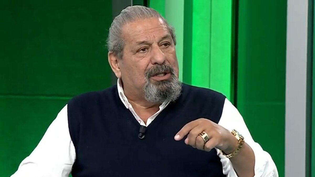 Trabzonspor'un golü için ünlü yorumcu, “Fenerbahçe geçen sene aynı pozisyonu yaşadı. Fener’in golü iptal edilmedi. Eee abi? Trabzonspor’un attığı gol tertemiz, faul yok” ifadelerini kullandı. 