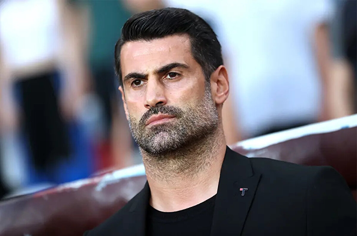 Biraz sert oldun mu... Sane bence biraz yumuşak bir oyuncu. Alan bulursa gider, alan bulamazsa zor. Fiziksel olarak tam değil bence şu anda."<br>