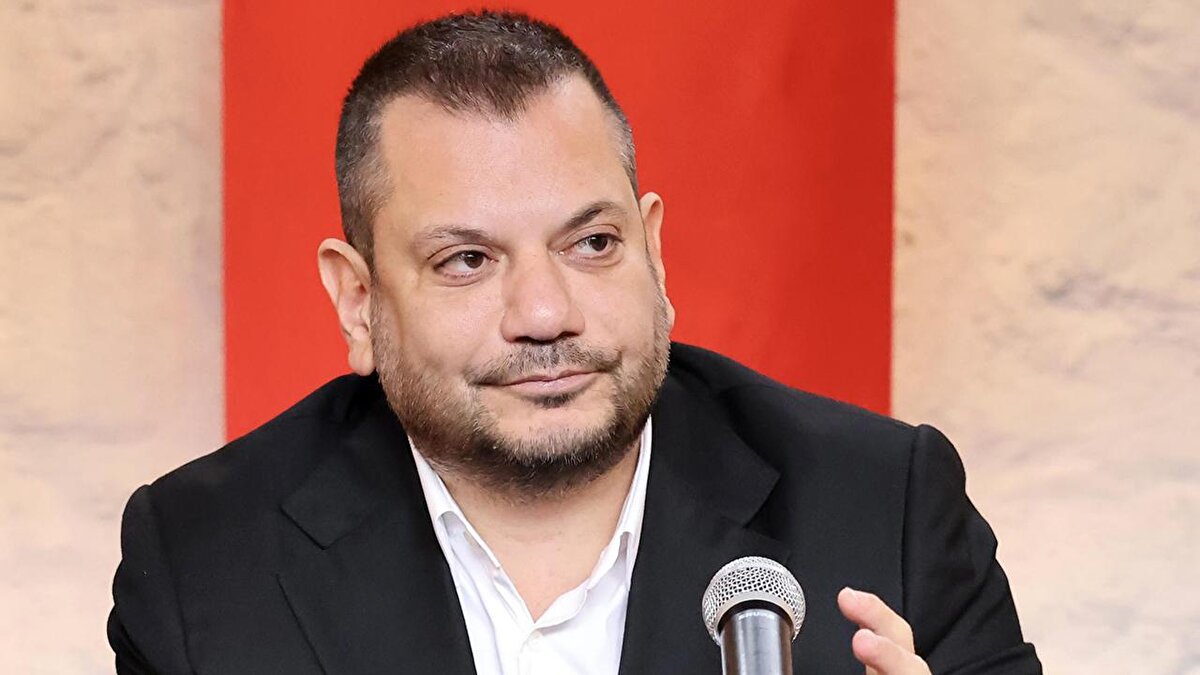 Doğan, camianın tepkisine de dikkat çekerek, "Trabzonspor camiası uğraşılacak bir camia değil! Biz gerektiği yerde, gerektiği zaman gerekeni yaparız! Kelimeleri seçerek kullanmak istiyorum, bu artık boğazımıza kadar geldi! Kimsenin bunu yapmaya hakkı yok! Camia buna izin vermez! Bizim camiamız gerektiği yerde gerekeni yapar! Herkesi dikkatli olmaya davet ediyorum. Bu iş böyle gitmez!" ifadelerini kullandı.