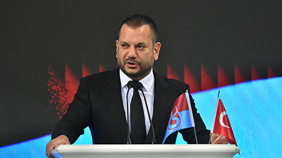 Yabancı VAR hakemleri konusunda da değerlendirmelerde bulunan Trabzonspor Başkanı, "Kaliteli arkadaşlar gelse olurdu ama öyle VAR gelecekse, hiç gelmesin. Federasyon ile görüşeceğiz. Bu şekilde bir şey, hiç kimsenin başına gelmemeli." dedi.