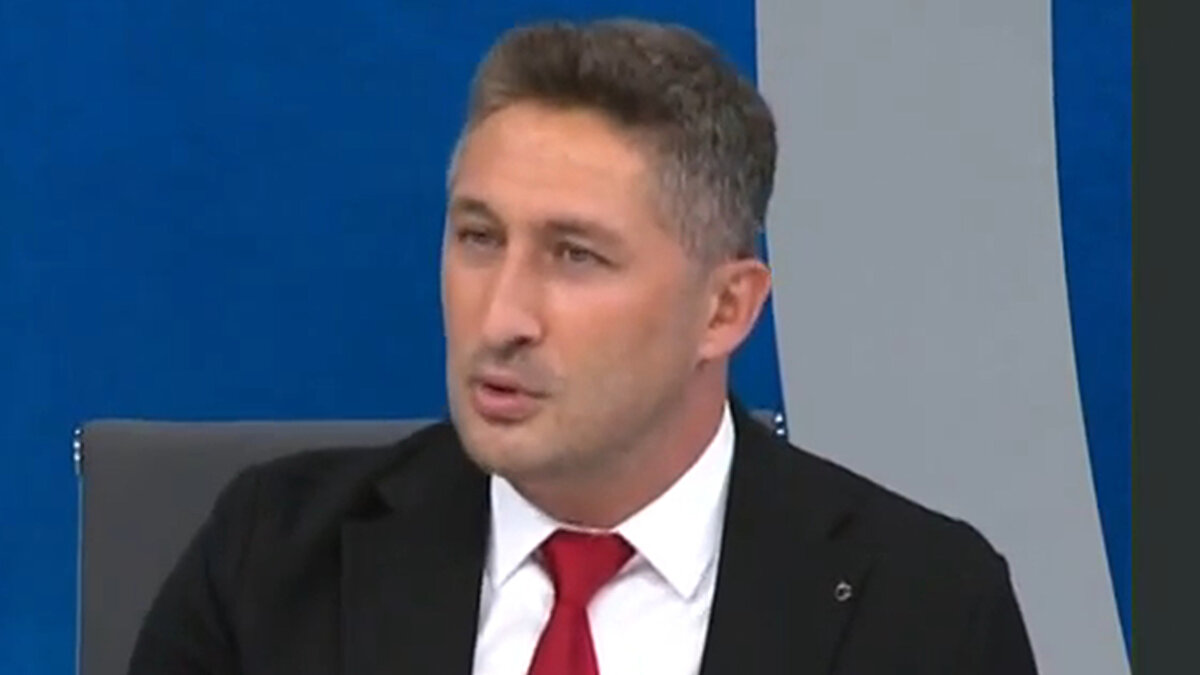 Son olarak Sarıoğlu, "Fenerbahçe topa sahip oldu, ama oyun temposu ve iştahı yeterli seviyede değildi. Trabzon’da 10 kişiyle nasıl mücadele ediliyorsa öyle oynadılar. Bence günün öne çıkanı bu" değerlendirmesinde bulundu.