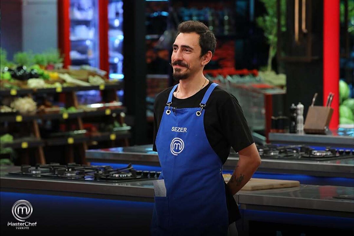 MasterChef Türkiye 7. eleme adayı: Sezer<br><br>MasterChef Türkiye’de 13 Eylül itibarıyla haftanın 7. eleme adayı Sezer oldu. Böylece bu hafta eleme potasında toplam yedi isim yer alıyor:<br><br>Onur<br><br>Nisa<br><br>Ayla<br><br>İrem<br><br>İlhan<br><br>Çağlar<br><br>Sezer