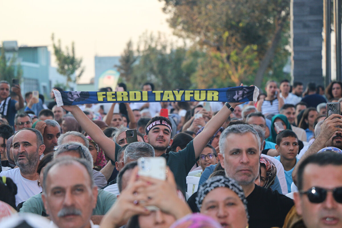 Ferdi Tayfur'un kızı Funda Doğrul da müzenin yapımında emeği geçenlere teşekkür ederek, "Biz babamızın ismini her zaman gururla, onurla taşıdık. Onun evlatları olmak bizim için çok büyük onur ve gururdu. Bu gururu en derinden bir kez daha yaşadık. " dedi.