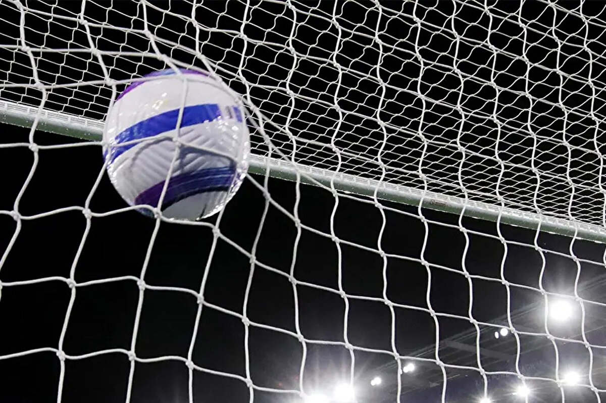 Rusya Premier Ligi'nin 8. haftasında Spartak Moskova, deplasmanda Dinamo Moskova ile 2-2 berabere kaldı.