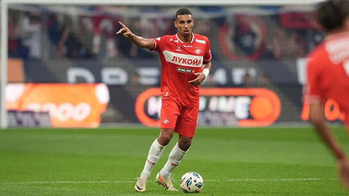 Spartak Moskova ile ilk maçının sona ermesinin ardından Ganalı stoper sosyal medya hesabından paylaşımda bulundu. Djiku paylaşımında, "Yeni Takımımla ilk dakikalar, sadece başlangıç." ifadelerini kullandı.<br>