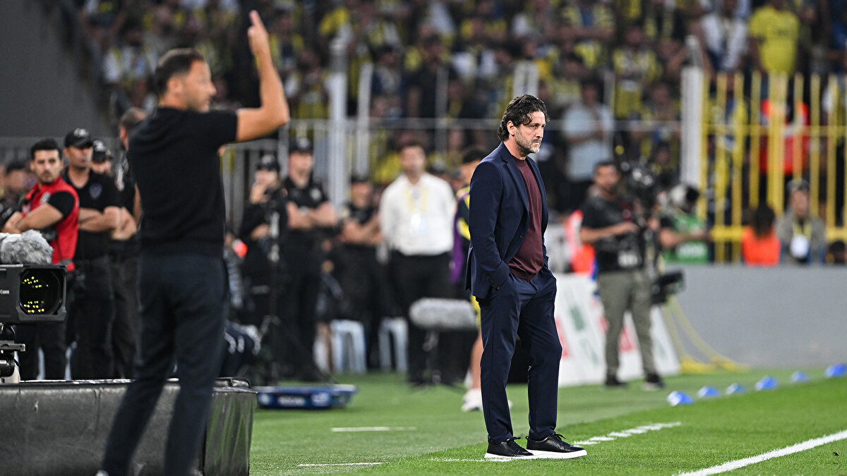 Tekke, "Hakemlik meselesinde esas problem kurallarda değil, insani değerlerde. Hakemler iyi insan olmalılar. Futbolcular, antrenörler de öyle. Bence Türk futbolundaki sorun iyi insan olma problemidir. Kurallar anlatıldı, orada bir sıkıntı yok. Ama işleyişte sorun var" ifadelerini kullandı.