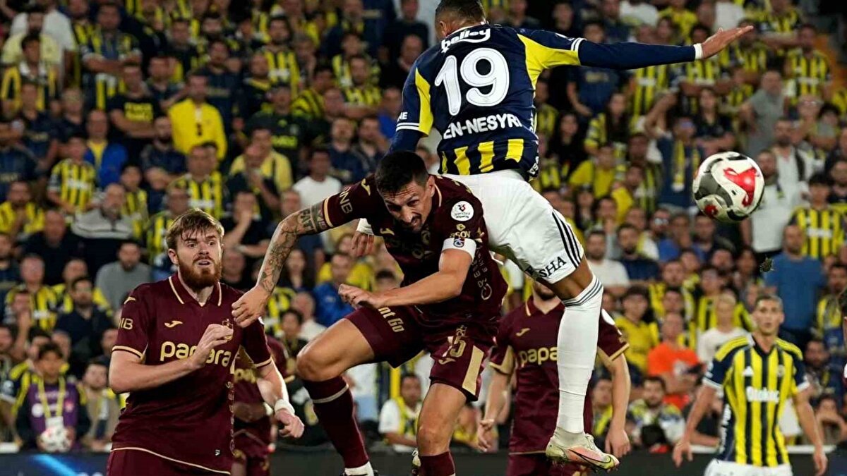 Süper Lig'in 5. haftasında derbi heyecanı yaşandı. Kadıköy'de Fenerbahçe rakibi Trabzonspor'u konuk etti.