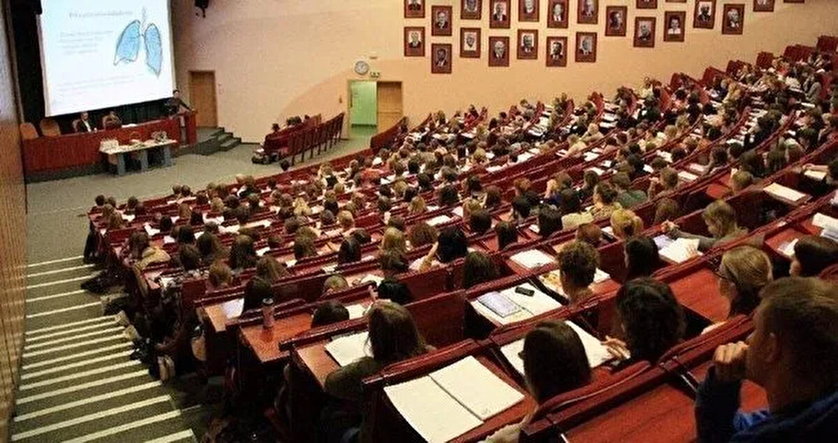 YÖK Başkanı Özvar, ek yerleştirmeler için, “Sayıca sınırlı da olsa boş kalan kontenjanlar için yeniden tercih yapma şansları olacaktır. Bu sürecin dikkatle takip edilmesini özellikle öneriyorum.” ifadelerini kullandı.