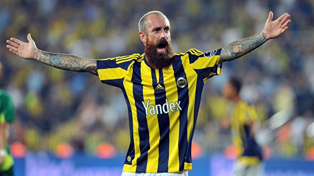 25-) Raúl Meireles: 10 Milyon Euro<br>(Fenerbahçe)