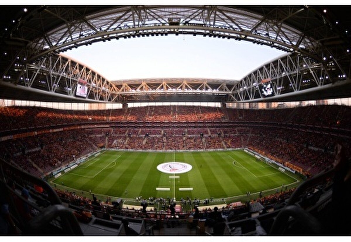 Galatasaray - RAMS Park: Galatasaray'ın rekorlar kıran stadyumu. Ambiyansı ve tribün genişliğiyle dikkat çeken statlardan bir tanesi.