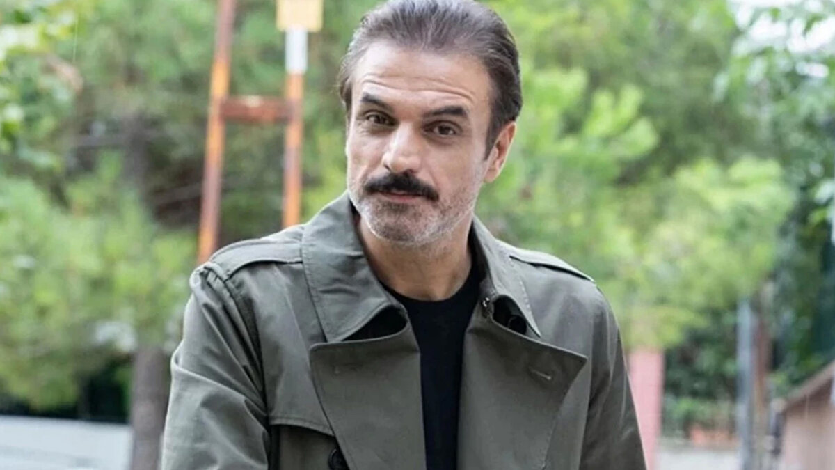 Bir önceki gün Instagram hesabından yapay zeka ile oluşturulmuş çocukluk haline sarıldığı fotoğrafını paylaşmış, altına da “Bir varmış bir yokmuş” notunu düşmüştü.