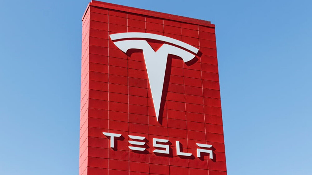 ABD Menkul Kıymetler ve Borsa Komisyonu'na (SEC) yapılan bildirime göre, Musk, 12 Eylül'de 2,57 milyon Tesla hissesi satın aldı.