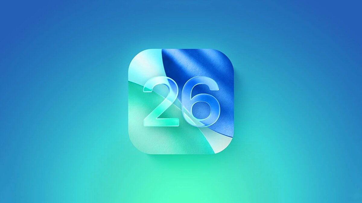 Preview (Önizleme) iPhone’da<br>Mac’ten bilinen Preview uygulaması artık iPhone’da. PDF ve görseller üzerinde düzenleme yapmak ve not eklemek mümkün.<br><br>CarPlay Yenilikleri<br>Liquid Glass tasarımı CarPlay’e geldi. Daha kompakt arama ekranı, canlı etkinlik takibi, hızlı mesaj tepkileri ve kablosuz video aktarımı dikkat çekiyor.