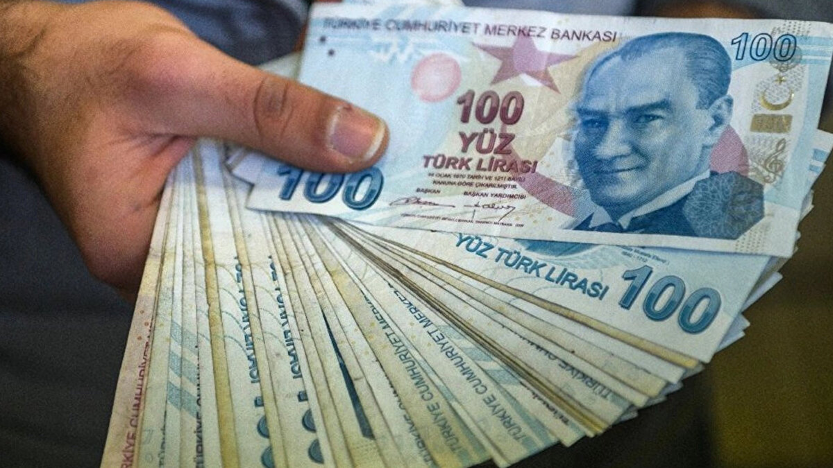 Geçmiş yıllarda KYK burs başvuru tarihleri<br><br>2020-2021: 28 Ekim – 8 Kasım 2020<br><br>2021-2022: 5 Kasım – 8 Kasım 2021<br><br>2022-2023: 15 Kasım – 17 Kasım 2022<br><br>2023-2024: 12 Ekim – 19 Ekim 2023<br><br>Bu veriler dikkate alındığında, 2025 KYK burs başvurularının da ekim ayı ortası ile kasım ayı başı arasında başlaması bekleniyor.