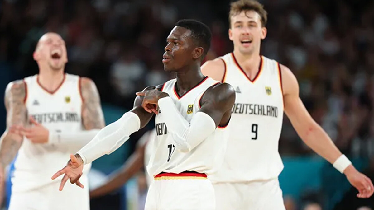 Eurohoops'un haberine göre Schröder, daha sonra sosyal medyada da Ataman’a göndermede bulundu.