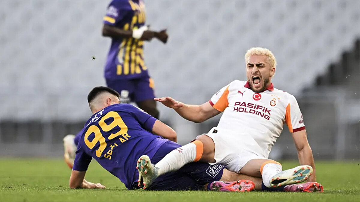 Şampiyonlar Ligi'nde vitrine çıkacak olan Barış Alper Yılmaz için ara transfer döneminde de gelişmeler yaşanması bekleniyor.<br><br>