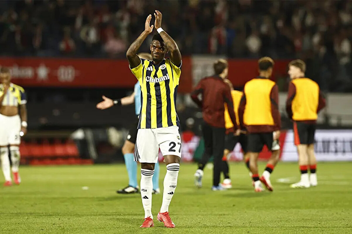 SEMEDO'NUN TAKIMLA ÇALIŞMALARA BAŞLAYACAK <br>Öte yandan sakatlığını atlatan ve birkaç gün önce çalışmalara başlayan Nelson Semedo'nun ise bugünkü idmanda takımla çalışması bekleniyor.