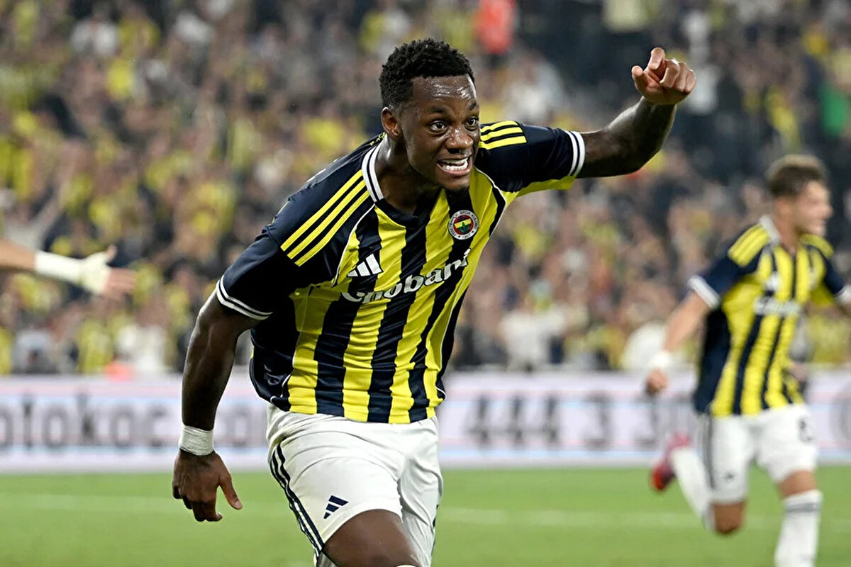 Fenerbahçe'de Benfica ile oynanan rövanş maçında sakatlanan Jhon Duran ve Nelson Semedo'da yeni gelişmeler yaşanıyor.<br><br><br>