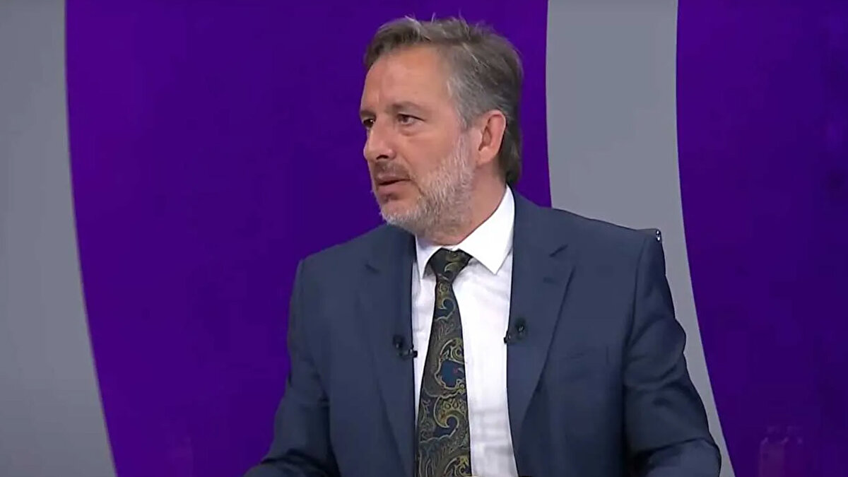 Trendyol Süper Lig'in 5. haftasında Fenerbahçe, sahasında Trabzonspor’u 1-0 yenerek kritik bir galibiyet aldı. Maç sonrası TRT Spor'da değerlendirmelerde bulunan futbol yorumcusu İlker Yağcıoğlu, sarı-lacivertlilerin oyununu ve yeni teknik direktör Domenico Tedesco'nun tercihlerini yorumladı.