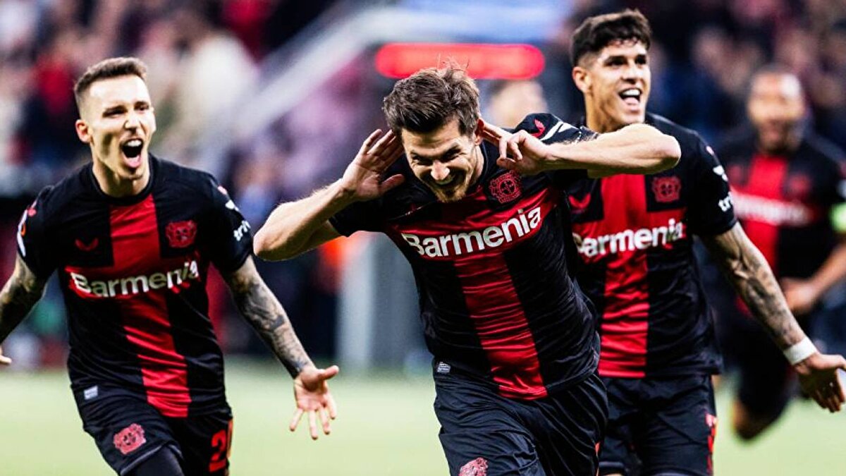 12- BAYER LEVERKUSEN