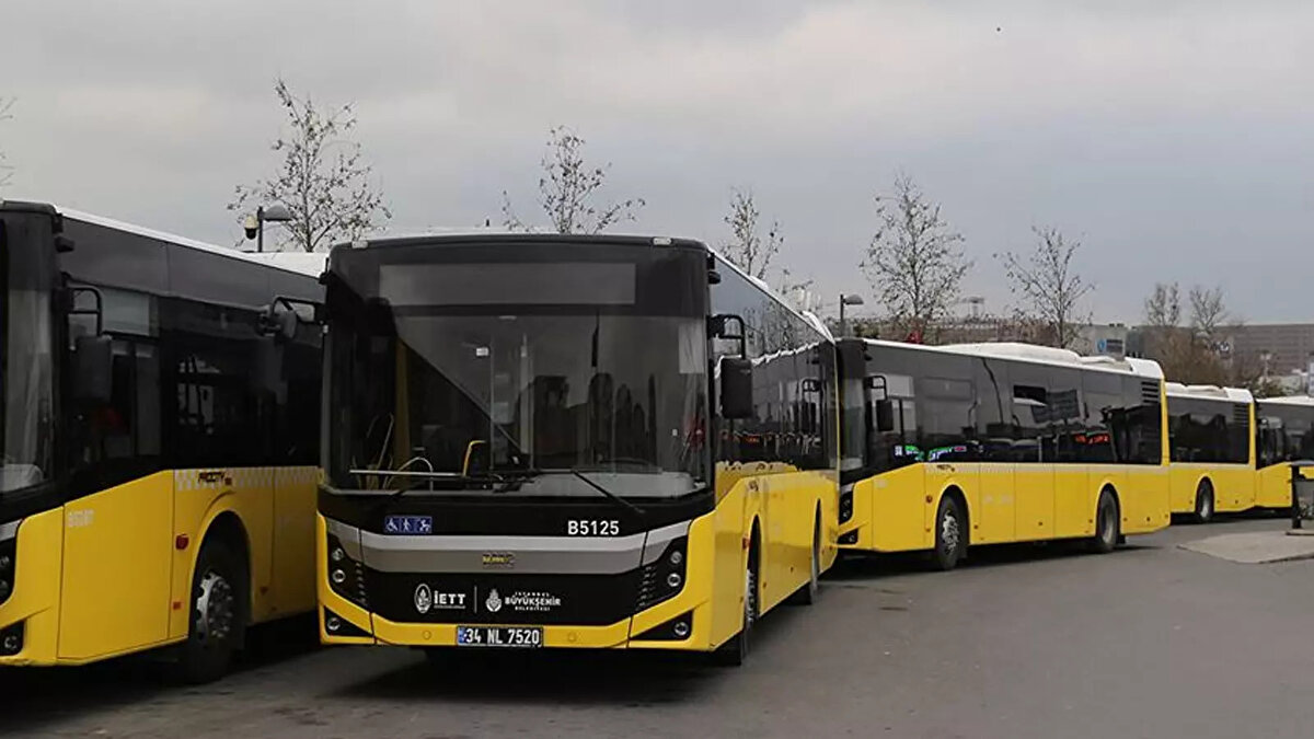 İstanbul'da yeni ulaşım ücretleri<br><br>– Tam bilet: 35 TL<br>– Öğrenci bileti: 17,08 TL<br>– Sosyal kart: 25,06 TL<br>– Öğrenci abonmanı: 494 TL<br>– Tam abonman: 2.748 TL<br>– Sosyal kart abonmanı: 1.709 TL