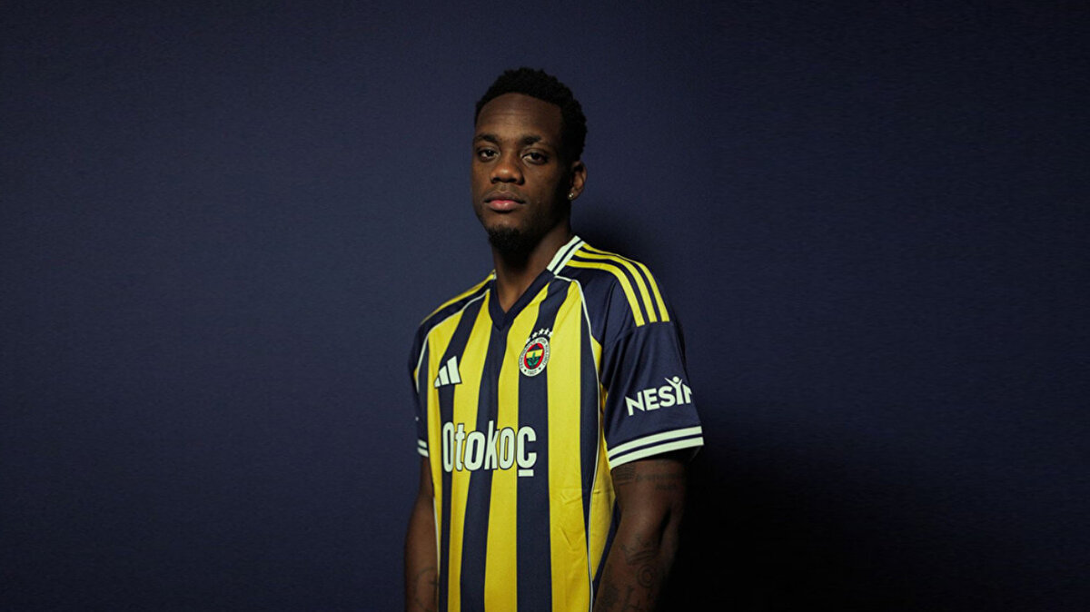 Fenerbahçe, Trendyol Süper Lig'in 1. hafta erteleme maçında yarın Corendon Alanyaspor'u Chobani Stadyumu'nda konuk edecek. Sarı-lacivertli takım, bugün yaptığı antrenmanla hazırlıklarını tamamladı.