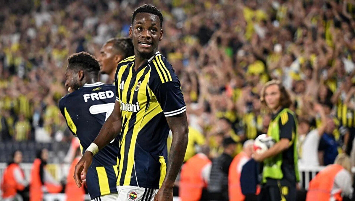 Fenerbahçe'nin Kolombilyalı yıldızı Jhon Duran, yaşadığı sakatlık sonrası bir süredir sahalardan uzak kalmış durumda. Golcü oyununun sakatlık durumu netleşmeye başladı. İşte o detaylar... 