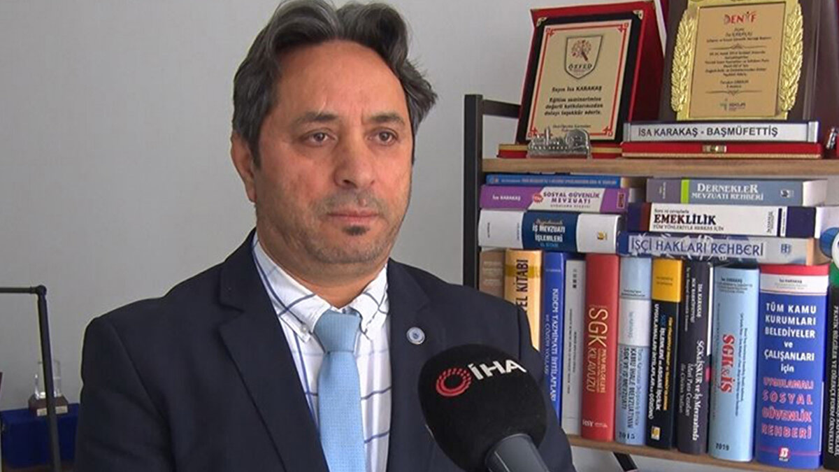 "Özellikle çalışanlarımızın bu konuda asla panik yapmamalarını söylüyorum. Kıdem tazminatına asla bir şey olmayacak. Kazanılmış bir hak olan kıdem tazminatına dokunulması ortadan kaldırılması kesinlikle söz konusu olmayacaktır."