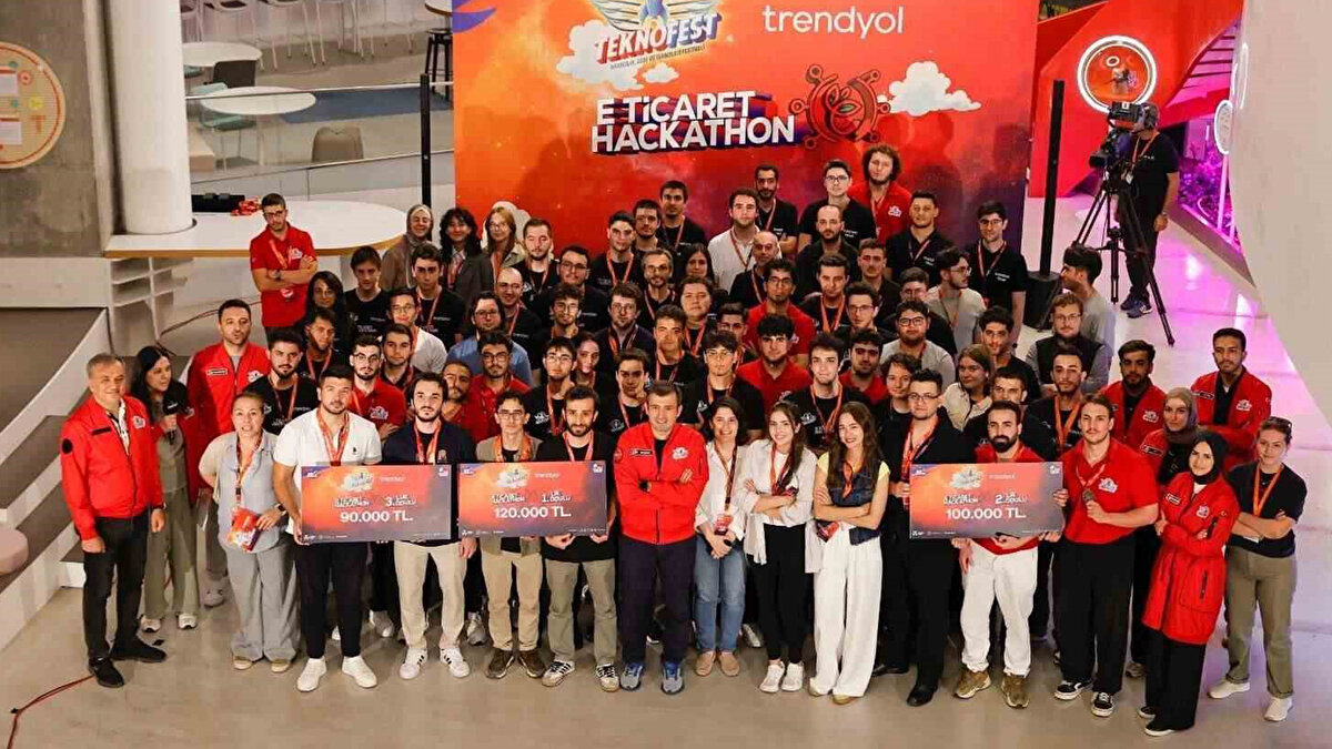 Selçuk Bayraktar, NSosyal'in güncel kullanıcı sayısının 1 milyon 300 bini açtığını açıkladı.