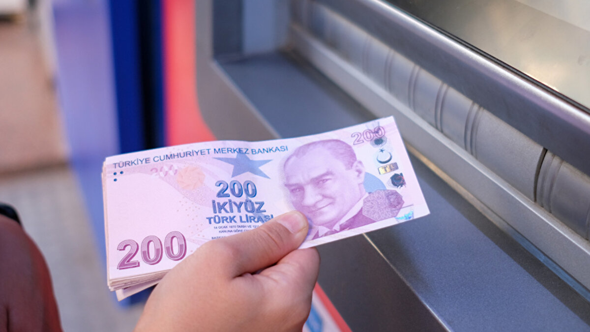 2026 Asgari Ücret Zammı İçin Toplantılar Ne Zaman?<br><br>2026 yılı için geçerli olacak yeni asgari ücreti belirlemek üzere komisyonun toplantıları Aralık 2025’te yapılacak. Görüşmelerin ardından yeni ücretin yıl bitmeden açıklanması bekleniyor.