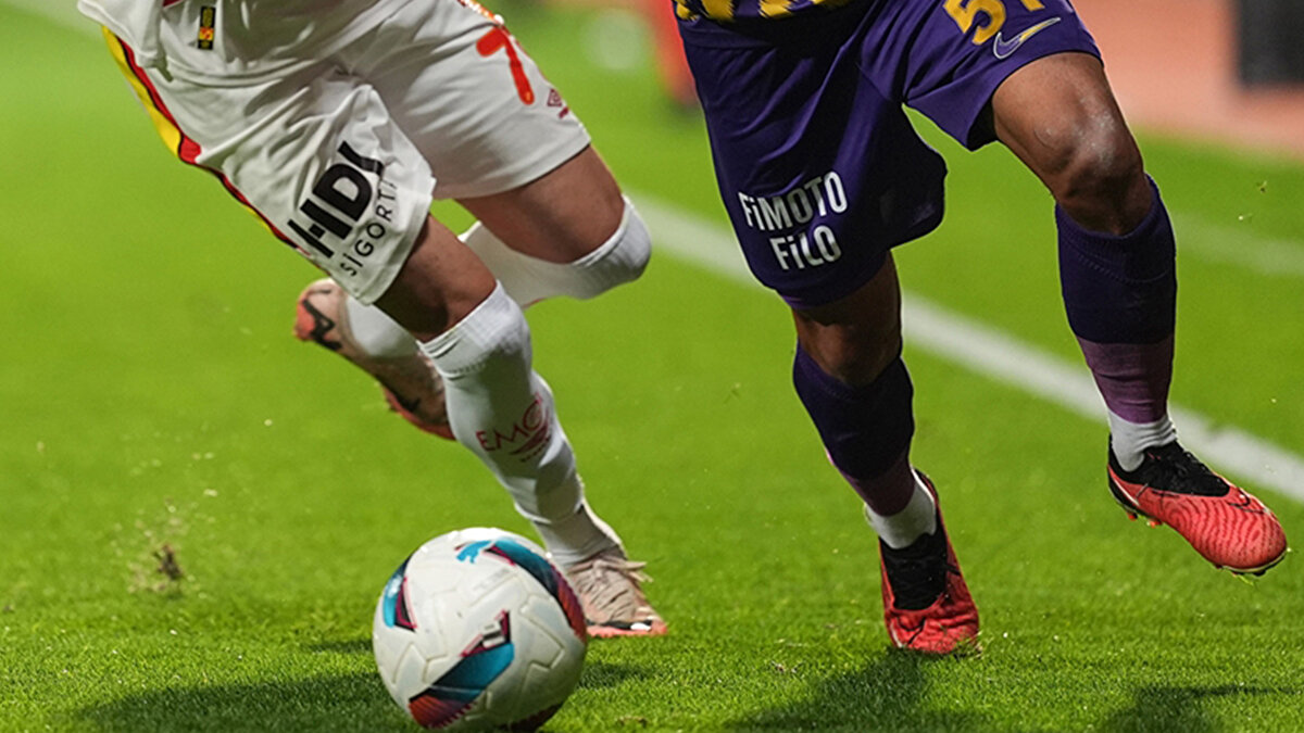 1.GALATASARAY A.Ş.: 15<br>