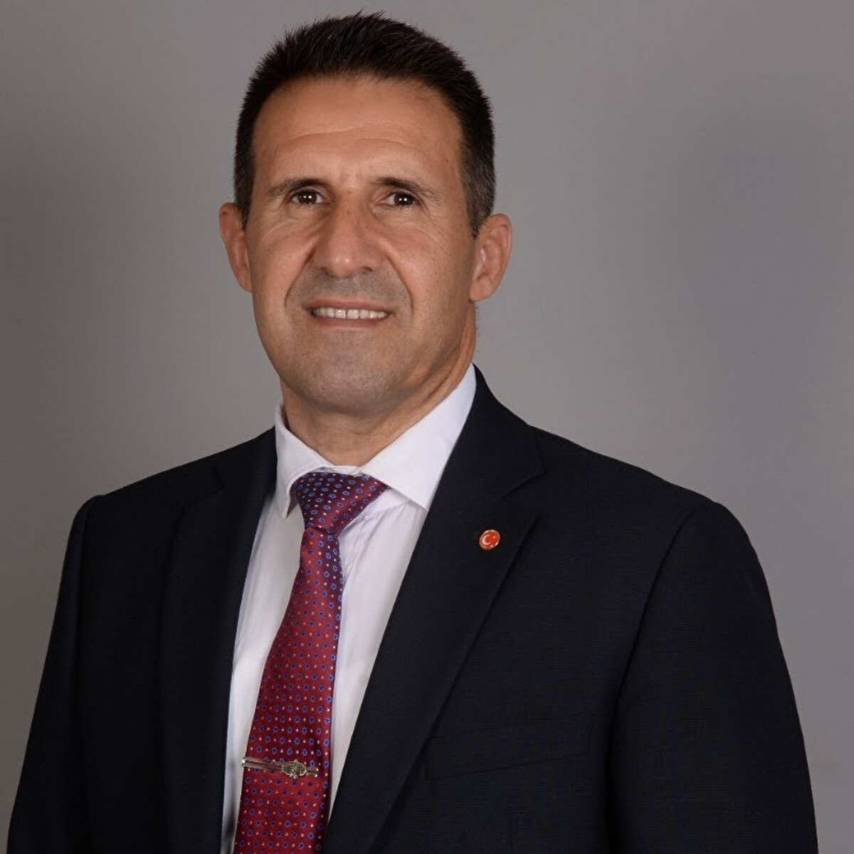 Orkun Özeller Kaç Yaşında?<br>Orkun Özeller, 1971 doğumlu olup 54 yaşındadır.