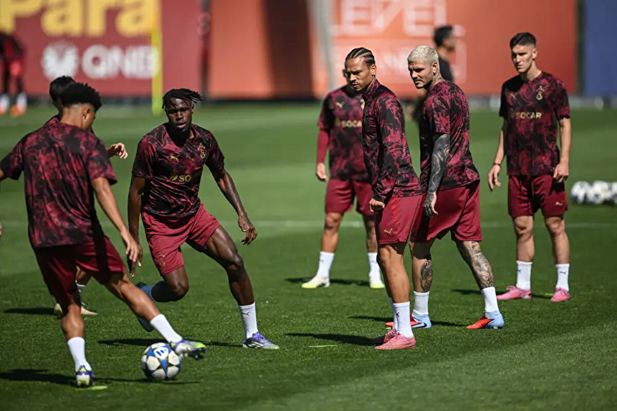 UEFA Şampiyonlar Ligi'nin ilk haftasında deplasmanda Eintracht Frankfurt'la karşılaşacak Galatasaray hazırlıklarını tamamladı.<br><br>