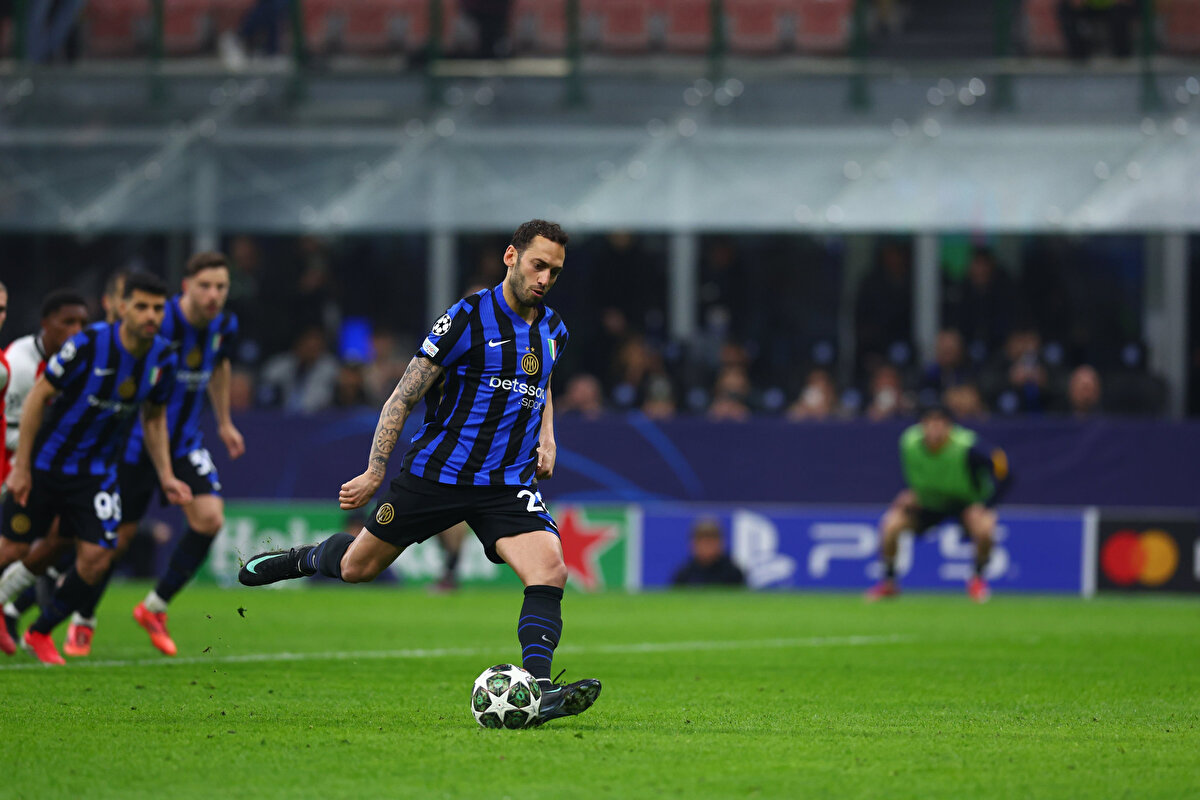 Ajax - İnter (22:00) TRT 1 