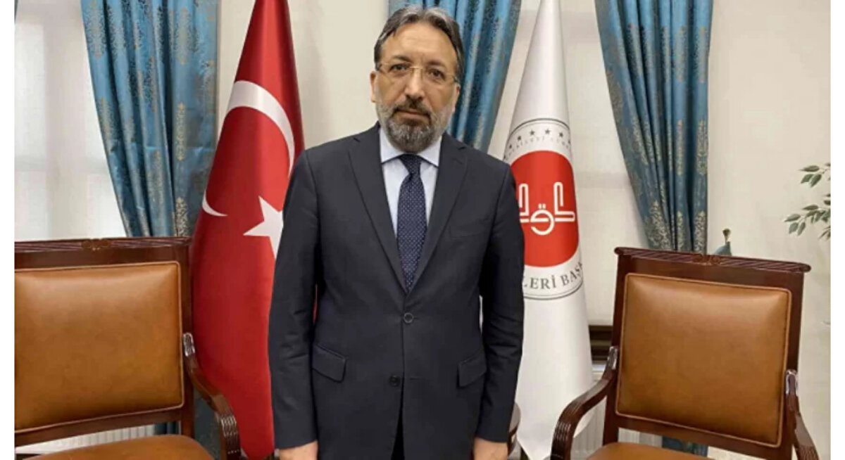 2547 sayılı Yükseköğretim Kanunu'nun 38. maddesi ve 15 Ekim 2021 tarihli Cumhurbaşkanlığı Kararnamesi (Karar 2021498) ile İstanbul Müftülüğü'ne atanmıştır.