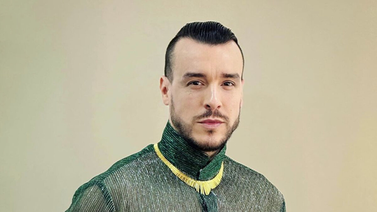 "Medeniyet, uygarlık vesaire hepsi yalan dolan... Gözümüzün önünde canlı yayınlarda insanlık ve umut katlediliyor. Sessiz kalanlar, o büyük güçler, büyük insanlar... “