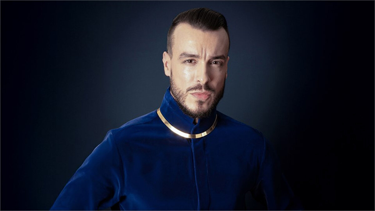 “Geleceğe nasıl hesap verecekler? Verecekler mi? Sözlerin, seslerin, nefeslerin bittiği yerdeyiz. Gazze, Filistin... Artık koskocaman bir mezarlık."