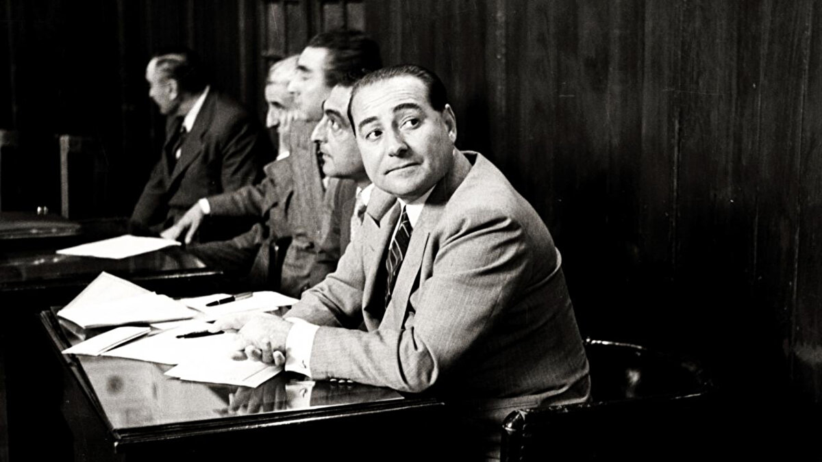 Milli Birlik Komitesi'nin idam kararlarını 15 Eylül'de onaylamasının ardından 16 Eylül 1961'de İmralı Adası'ndaki cezaevine getirilen Polatkan ve Zorlu'nun cezaları sabaha karşı infaz edildi. 10 yıl başbakanlık yapan Adnan Menderes ise 17 Eylül 1961'de sağlık muayenesini yapan doktor heyetinden "sağlam" raporu alınmasının ardından, İmralı Adası'na götürüldü.