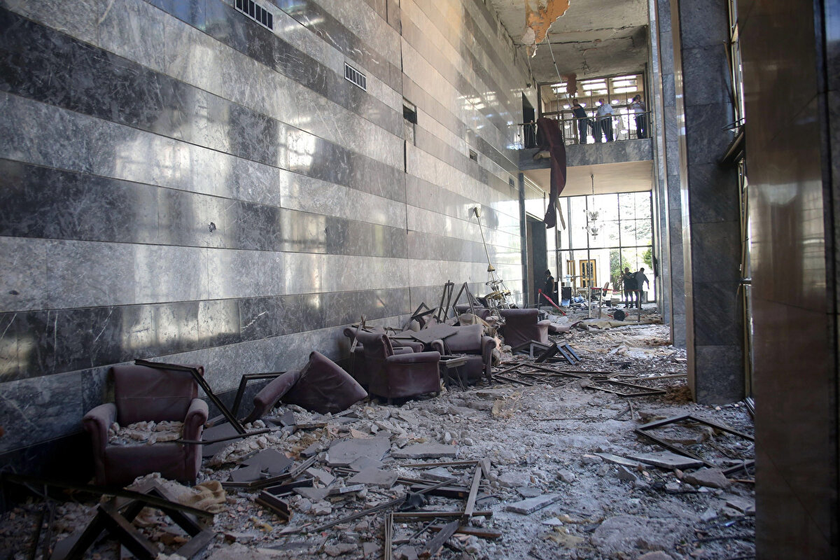 15 Temmuz 2016 darbe girişiminde TBMM bombalanmasına rağmen çalışmalarına devam etti. 20 Temmuz 2016’da yapılan olağanüstü oturumda Meclis için “Gazi Meclis” ifadesi kullanılmaya başlandı. Bu unvan daha sonra resmî söylemlerde ve hukuk metinlerinde de yer aldı.<br>Kısaca “Gazi Meclis” unvanı Kurtuluş Savaşı yıllarından beri halk arasında ve yazılı kaynaklarda kullanılsa da, bu sıfat hukukiresmî bir unvan olarak 15 Temmuz 2016 darbe girişiminden sonra devlet belgelerine girmiştir.<br>