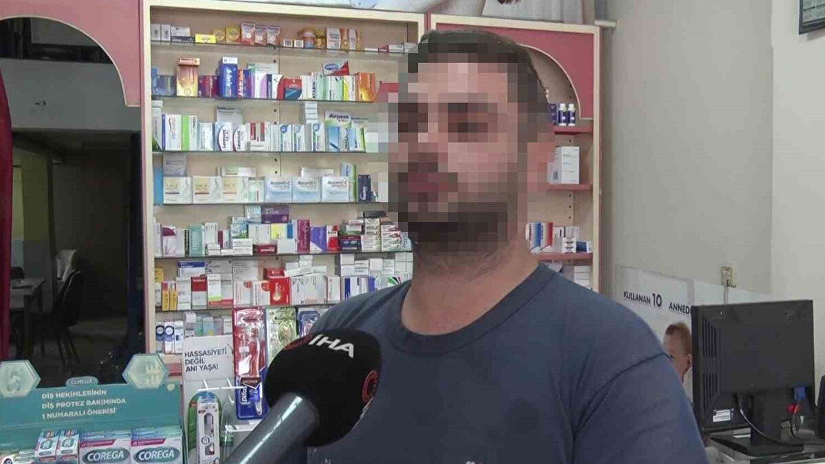 Ö.B.’nin oğlu B.B.ise şunları söyledi, "Daha önceden de bunlar haraç istedikleri için bu olay oldu. Ben dükkanda çalışırken bana ’babanı darp ettiler’ diye haber geldi. Hemen geldim ama onları bulamadım. Motosikletle kaçmışlardı. Sonra evlerinin önünden geçerken annesini gördüm, ’oğlun nerede’ diye sordum. Annesi bana hakaret ve küfür edince kendimi tutamayıp ittirdim. Zaten kamera kayıtlarında belli, tokat atmış gibi bir durum söz konusu değil. Daha sonra abisini gördüm. O bana ilk darbeyi yaptı, ben de kendimi tutamayıp karşılık verdim. Mevzu bundan ibaret. Kesinlikle trafikte tartışma falan yok. ’Evini bastılar, trafikte kavga ettiler’ gibi iddialar tamamen yalan. Asıl mesele şu, bizden haraç istediler, vermeyince dükkânı kurşunladılar. Ben de hakkımı aramak için onların evine gittim. Polis ifadelerinde de her şey var" ifadelerini kullandı.