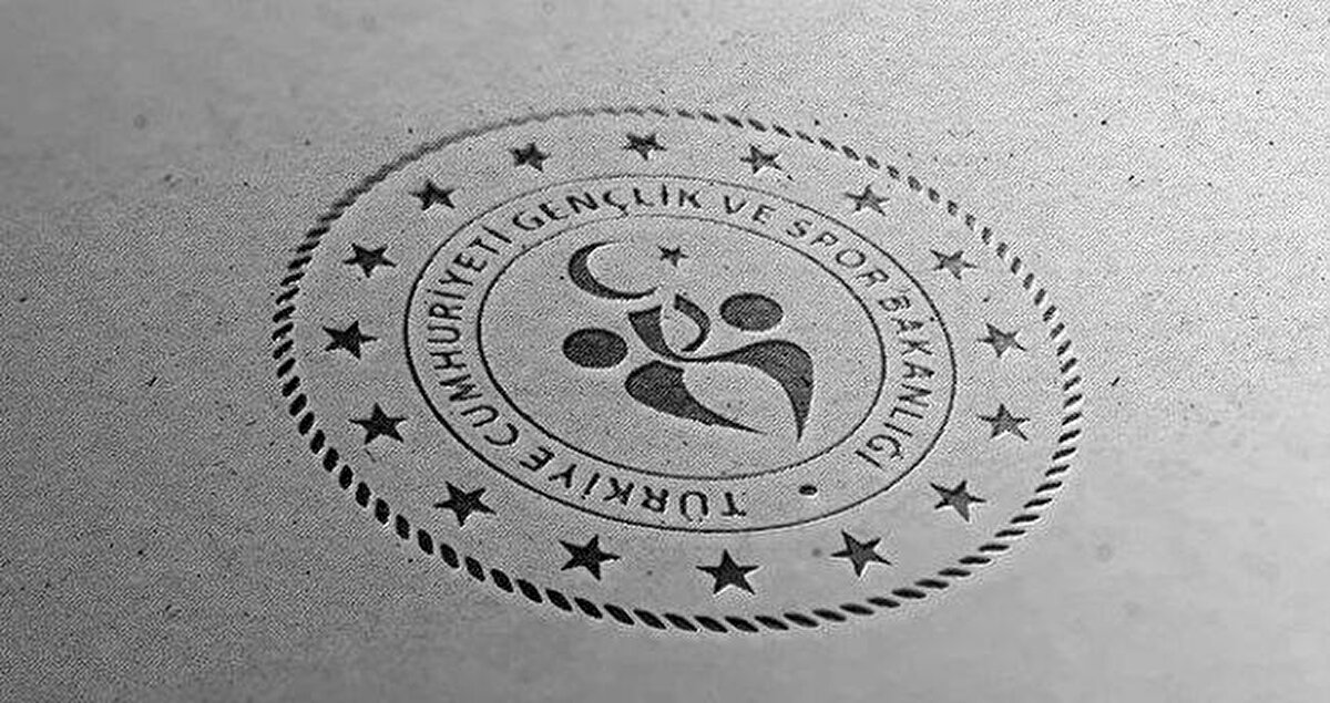 Sözlü sınav nasıl yapılacak?<br><br>GSB yurt yönetim personeli başvurularının ardından adaylar, KPSS puan sıralamasına göre değerlendirilecek. Her il ve grup için ilan edilen kontenjanın 3 katı kadar aday sözlü sınava çağrılacak. Son sıradaki aday ile aynı puana sahip olanlar da mülakata girmeye hak kazanacak.<br><br>GSB personel alımı sözlü sınavı Ankara’da gerçekleştirilecek ve adaylar şu başlıklarda değerlendirilecek:<br><br>Görevin gerektirdiği mesleki bilgi (50 puan)<br><br>İfade yeteneği ve muhakeme gücü (10 puan)<br><br>Temsil kabiliyeti ve tutum (10 puan)<br><br>Özgüven ve ikna kabiliyeti (10 puan)<br><br>Genel kültür ve genel yetenek (10 puan)<br><br>Bilimsel ve teknolojik gelişmelere açıklık (10 puan)<br><br>Komisyon üyelerinin verdiği puanların ortalaması sözlü sınav notunu oluşturacak.