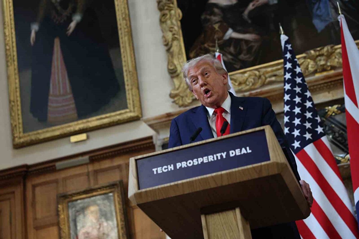 "ABD’ye 8 aylık dönemde 17 trilyon dolar yatırım geldi"<br>ABD’nin iş ve yatırım açısından şimdiye kadarki en iyi durumda olduğunu ifade eden Trump, "İstihdam rekor seviyede. En önemlisi, ülkemize 8 aylık dönemde 17 trilyon dolar yatırım geldi. Bu sadece rekor değil. Biden yönetiminin son yılında 250 milyar dolar gelmişti. Dört yıl boyunca 1 trilyon bile olmamıştı. Bizim dönemimizde 17 trilyon dolar geldi" dedi.