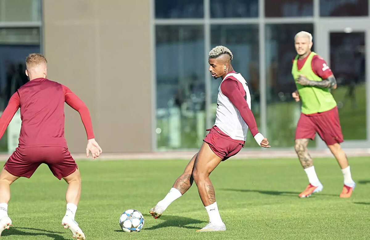 İşte, Galatasaray'ın kadrosu:<br><br>Uğurcan Çakır, Metehan Baltacı, Ismail Jakobs, Davinson Sanchez, Roland Sallai, Gabriel Sara, Mauro Icardi, LEroy Sane, Yunus Akgün, Batuhan Şen, Eren Elmalı, Berkan Kutlu, Günay Güvenç, İlkay Gündoğan, Ahmed Kutucu, Kaan Ayhan, Yusuf Demir, Lucas Torreira, Abdülkerim Bardakcı, Barış Alper Yılmaz, Wilfried Singo, Arda Ünyay, Mario Lemina.<br>