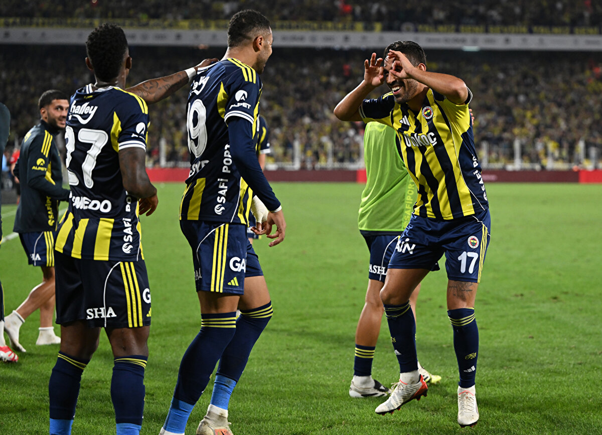 Sarı-lacivertli takım, 1-0 geriye düştüğü maçta Semedo ve En-Nesyri ile 3 dakika içinde bulduğu gollerle 2-1 öne geçti. 