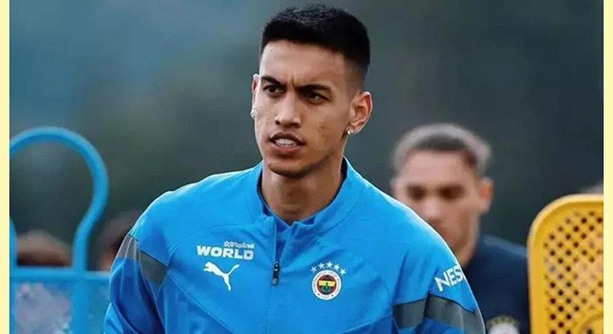 İşte İrfan Can Eğribayat'ın açıklaması şu şekilde: <br><br>Her zaman en iyisini vermek isterken dün büyük Fenerbahçe camiasını üzdüm. Fenerbahçe armasını taşımanın sorumluluğunun farkındayım. Dün yaşadığım hatadan dolayı camiamızdan, takım arkadaşlarımdan ve büyük Fenerbahçe taraftarından özür diliyorum.