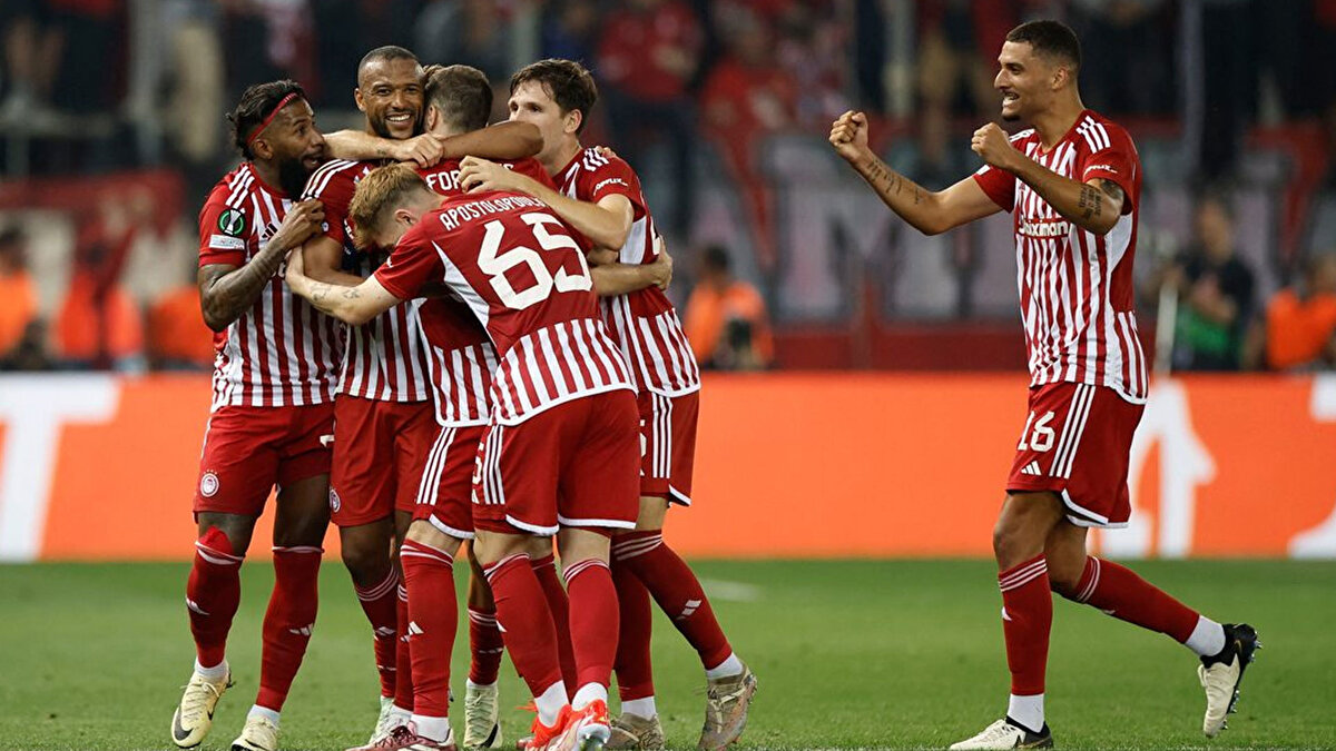 2- OLYMPIAKOS<br><br>157 maç<br>-89 averaj